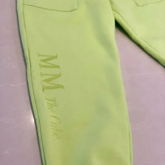 Max Mara Muted Neon Lime Green Hoodie and sweatpants New NWT - Picture 5 of 8